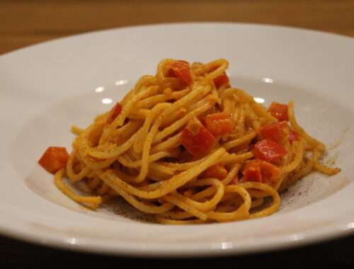 Spaghetti mit Paprika-Tomaten-Sahnesauce