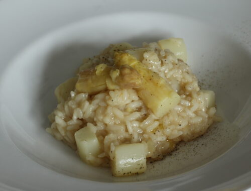 Risotto mit weißem Spargel