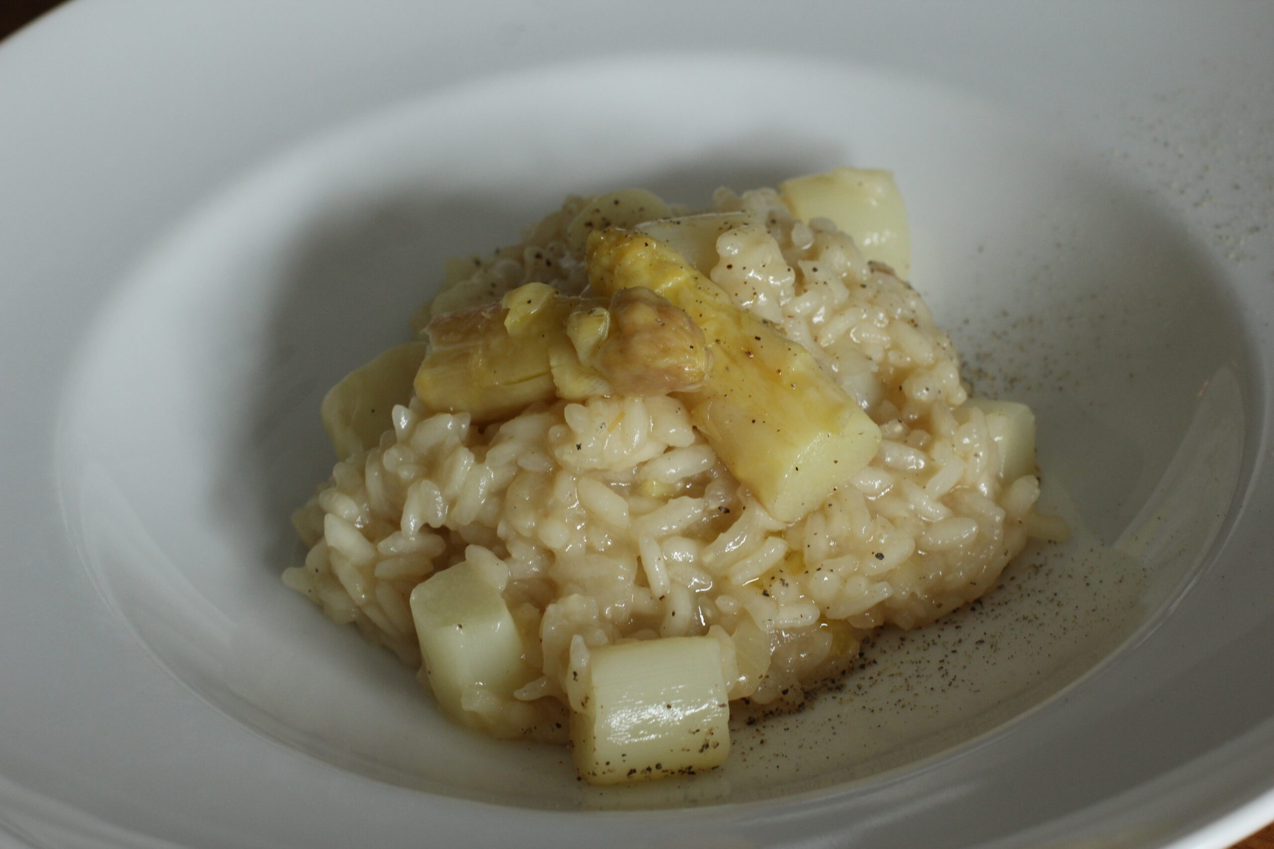 Spargelrisotto mit weißem Spargel